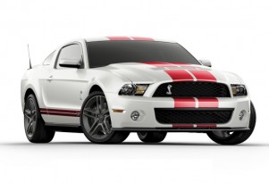 Video: 2010 Ford Mustang Shelby GT500 On the Track