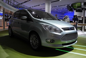 Ford Takes on Volt, Plug-in Prius With 2013 C-Max Energi