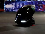 Video: GM's Two-Seat Autonomous Electric EN-V Spins Into Action