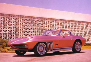 George Barris' Asteroid Corvette - image: Carlisle Events