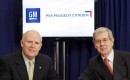 GM CEO Dan Akerson (left) and PSA Peugeot Citroen CEO Philippe Varin
