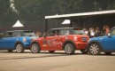Han Yue makes parallel parking look easy