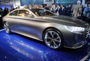 Hyundai HCD-14 Genesis Concept revealed at 2013 Detroit Auto Show
