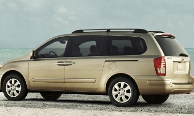 2008 Hyundai Entourage Photos