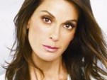 Teri Hatcher Wins; VW Van Loses