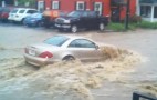 Mercedes-Benz SL Stalls In Flash Flood, Toyotas Plough Through: Video
