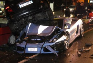 Italian Police Crash Lamborghini Gallardo