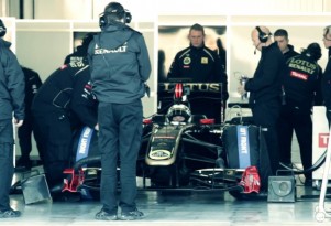 Kimi Raikkonen returns to Lotus F1 in 2013