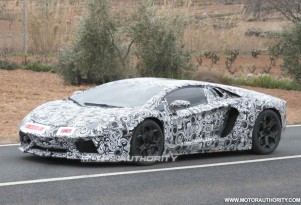 Lamborghini Aventador LP700-4 spy shots