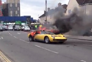 Lamborghini Miura P400 SV on fire on a London street