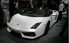 2009 Lamborghini LP-560 Spyder Takes It Off