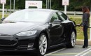 Leilani Münter and the Tesla Model S