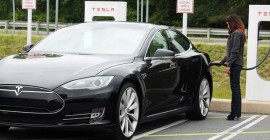 Leilani Münter and the Tesla Model S