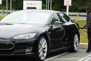 Leilani Münter and the Tesla Model S