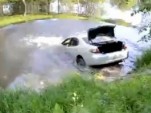 Lexus ES 300 goes swimming in Russia