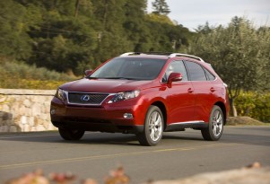 Lexus Recalls 2010 RX450H In Extended Floor Mat Recall