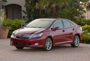 First Drive: 2010 Lexus HS250h
