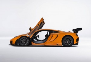 McLaren's 12C GT3, enhanced for the 2013 season - image: McLaren