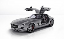 2013 Mercedes-Benz SLS AMG GT Photos