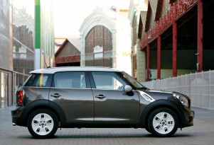 2011 MINI Countryman Takes The States Coverage