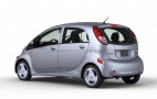 World's Two Top Electric-Car Makers Agree to Cooperate