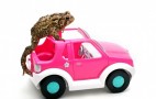 Tesla's Elon Musk Says Plug-In Hybrid Cars Are, Ummmm, Frogs