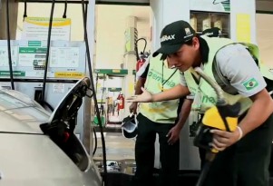 Gas Station Staff Get Punk'd Electric Style With Nissan Leaf