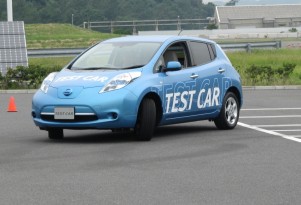 See Nissan's Wireless Charging With Automatic Parking Location (Video)