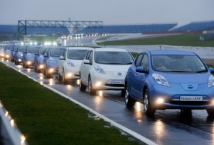 Nissan Leaf Breaks Electric Car Convoy Record With 225 Cars
