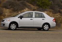 2009 Nissan Versa 1.6 Base
