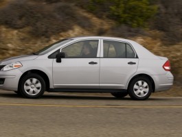 2009 Nissan Versa 1.6 Base