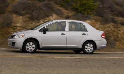 2009 Nissan versa hatchback safety rating #1