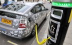 Report: Toyota plans to mass produce plug-in hybrids by 2012
