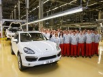 Porsche builds the 100,000th Cayenne in Leipzig.
