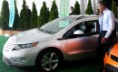 President Obama inspects the 2011 Chevrolet Volt 