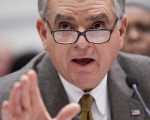 Ray LaHood Proposes New Rules To Combat Distracted Driving