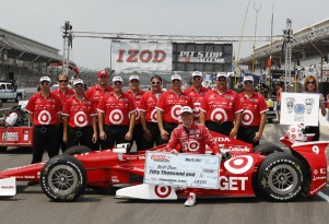 Scott Dixon's crew won the IZOD Pit Stop contest - Photo courtesy IZOD IndyCar Series/LAT
