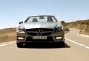 Screencapture of leaked 2012 Mercedes-Benz SLK video