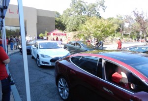 Tesla Model S 'Get Amped' Tour: 5,000 Test Drives In Sight
