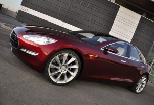 Illegal Tesla Showrooms, Gas Prices In California, Nissan Leaf Batteries: Today's Car News