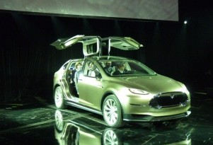2014 Tesla Model X 'Falcon Doors' May Limit Crossover Utility