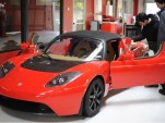 Bruce Richter drives the 2010 Tesla Roadster Sport