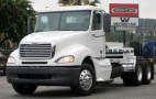 Schwarzenegger Helps Launch Hydrogen Fuel-Cell Big Rig