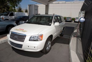 Toyota Loans Hydrogen Fuel-Cell Vehicles To DoE For Research