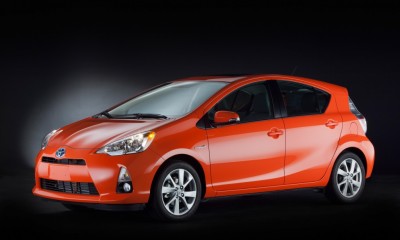 2012 Toyota Prius C Photos