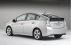 Review: 2010 Toyota Prius Gets 70+ MPG 