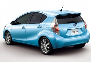 2012 Toyota Prius C Unveiled: Compact 52-MPG-Plus Hybrid Hatchback