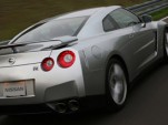 Video: Nissan GT-R production line