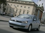 The 2010 VW Golf Hatchback Has Style, Value and Practicality in Spades 2010 Volkswagen Golf