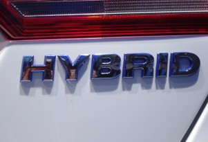 How Can China Boost Hybrid Sales? Guangzhou City Offers Cash